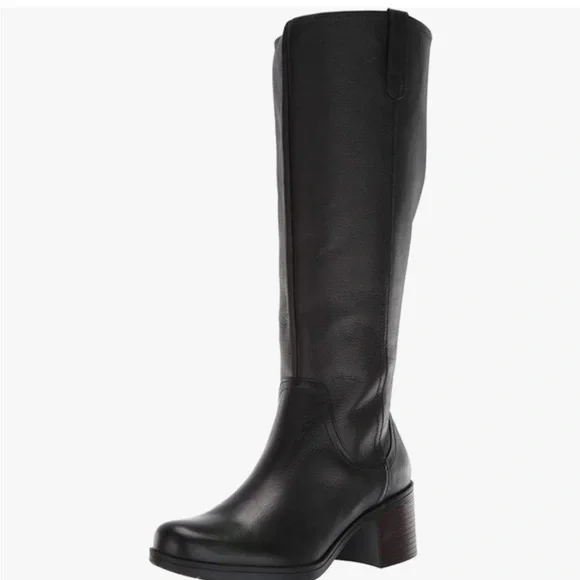 Clarks Black Heeled Boots Elegant and Minimalist - Picture 3 of 9